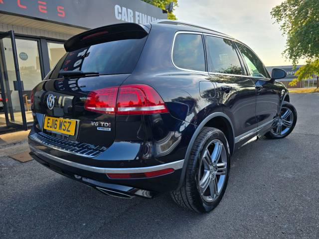2016 Volkswagen Touareg 3.0 TDI V6 BlueMotion Tech R-Line Tiptronic 4WD Euro 6 (s/s) 5dr