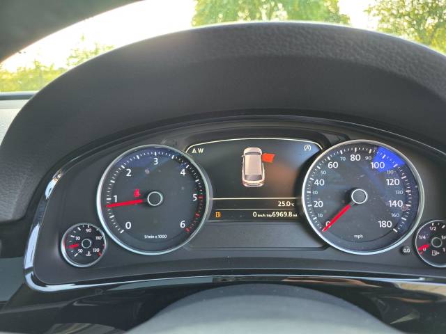 2016 Volkswagen Touareg 3.0 TDI V6 BlueMotion Tech R-Line Tiptronic 4WD Euro 6 (s/s) 5dr