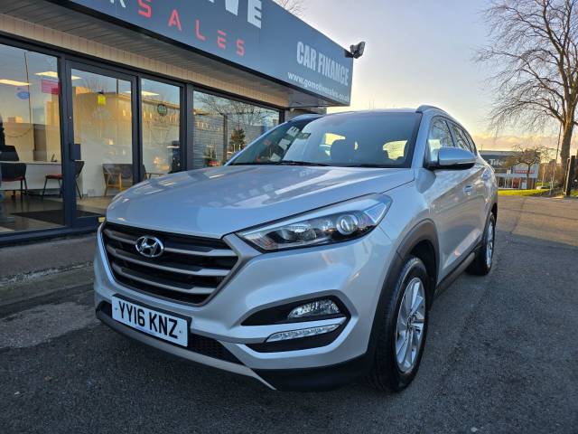 Hyundai TUCSON 2.0 CRDi SE Nav Auto 4WD Euro 6 5dr SUV Diesel Silver