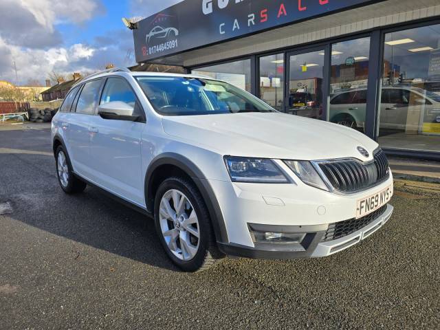 Skoda Octavia 2.0 TDI Scout DSG 4WD Euro 6 (s/s) 5dr Estate Diesel White