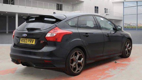2013 Ford Focus 2.0T EcoBoost ST-2 Euro 5 (s/s) 5dr