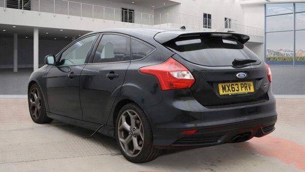 2013 Ford Focus 2.0T EcoBoost ST-2 Euro 5 (s/s) 5dr
