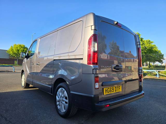 2019 Renault Trafic 1.6 dCi ENERGY 27 Sport Nav SWB Standard Roof Euro 6 (s/s) 5dr