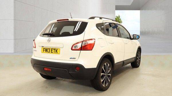 2013 Nissan Qashqai 1.6 dCi 360 2WD Euro 5 (s/s) 5dr