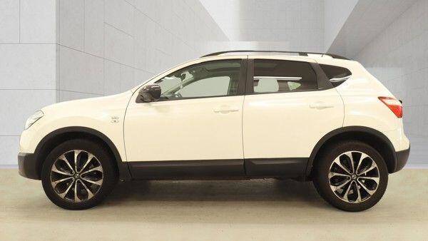 2013 Nissan Qashqai 1.6 dCi 360 2WD Euro 5 (s/s) 5dr